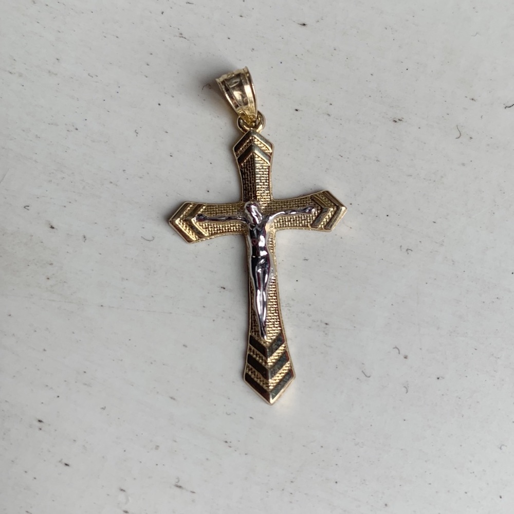 10 karat gold hollow crucifix